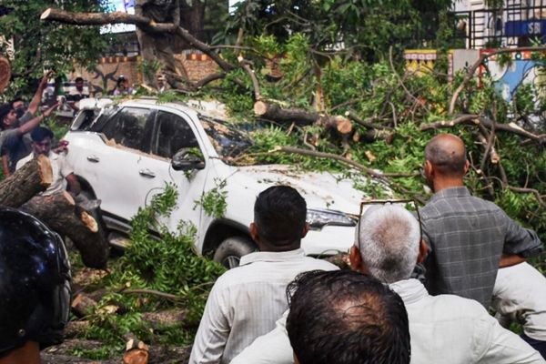 مقتل 89 شخصاً جراء عاصفة قوية ضربت ولاية أوتار براديش الهندية