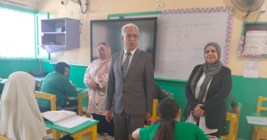 وكيل تعليم الإسماعيلية يتابع ميدانيا امتحان الهندسة للشهادة الإعدادية