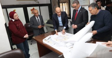 محافظ الجيزة يتفقد مركز معلومات شبكات المرافق