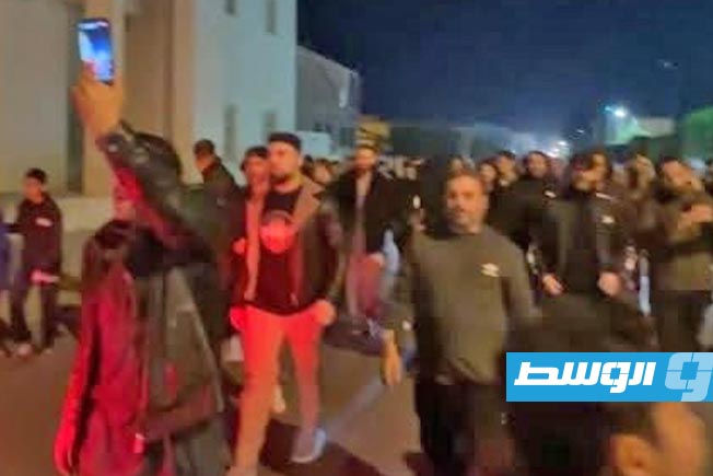 تظاهرة في الزاوية بسبب تردي الأوضاع المعيشية وارتفاع سعر الدولار