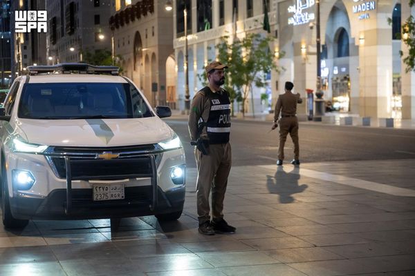 إدارة حركة المشاة في المنطقة المركزية بالمدينة المنورة.. خطط ميدانية لتنظيم الحشود خلال أوقات الذروة