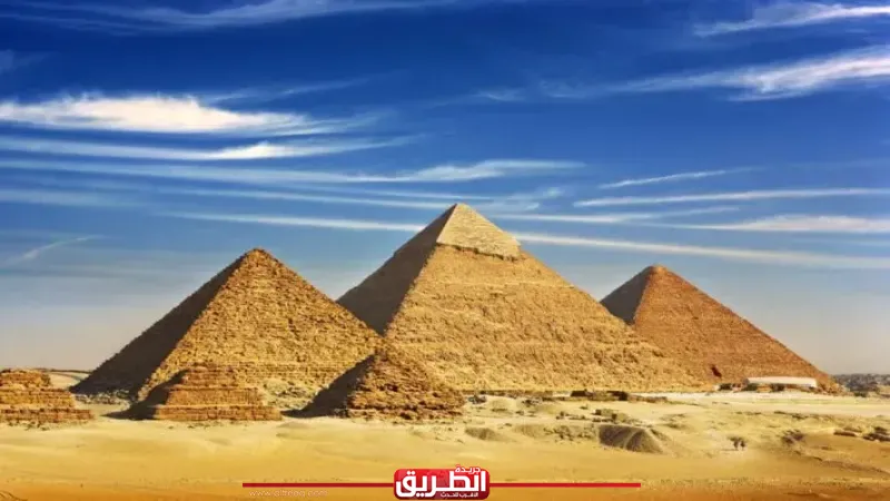 «هتشوف الأهرامات من بيتك».. تفاصيل تطبيق تقنية السياحة الافتراضية