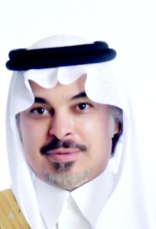 «أزارير قلبي» تتفتح لتأخذ من الكلمات ما تشاء تعانقه بها بلادي.. في كل بقعة منكِ حكاية أمكنة وأزمنة