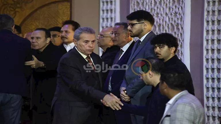 عزاء نجل الإعلامي محمود الورواري.. 25 صورة ترصد الحضور