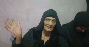 اليوم السابع فى منزل الأمين حمد عبد الجواد شهيد الحماية المدنية.. والدته: قلبى حس أنه مات قبل ما يبلغونى.. نجله: والدى عاش بطل ومات شهيد.. وزوجته: جنازته شاهد على حسن خلقه وتعامله الطيب مع الناس