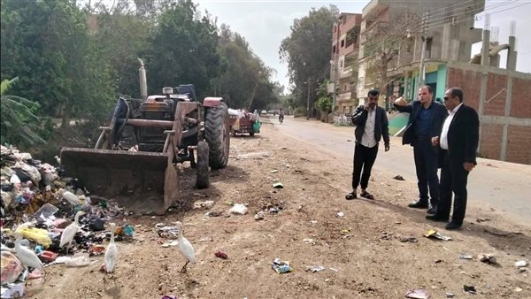 بسبب سوء النظافة، رئيس مدينة ميت غمر يحيل مسئولي وحدة "كفر سرنجا" للتحقيق