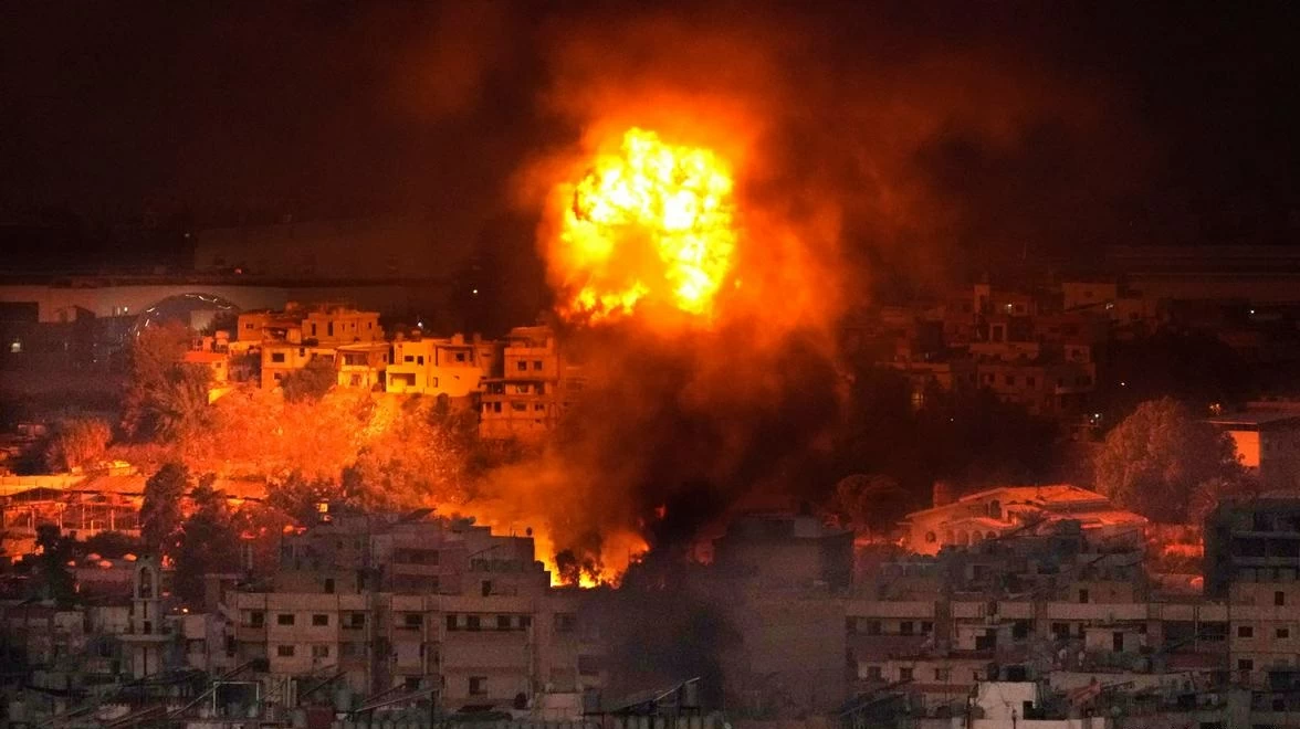 مقتل جندي لبناني.. وإسرائيل تنذر النبطية وصور