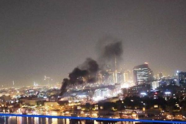 إخماد حريق محدود قرب القنصلية الأمريكية في دبي