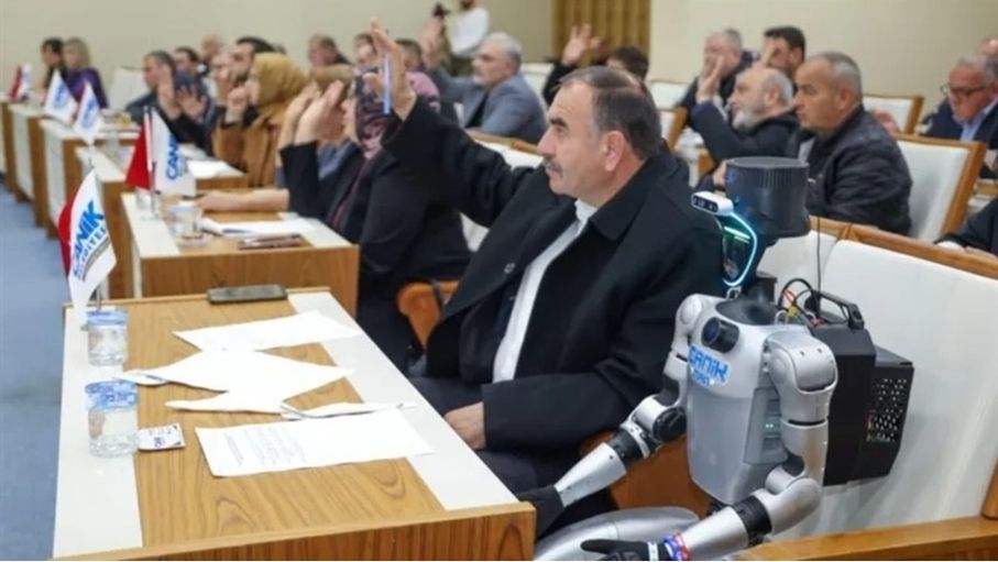 "كانيكمان".. أول روبوت بشري يحضر اجتماعات الحكومة التركية