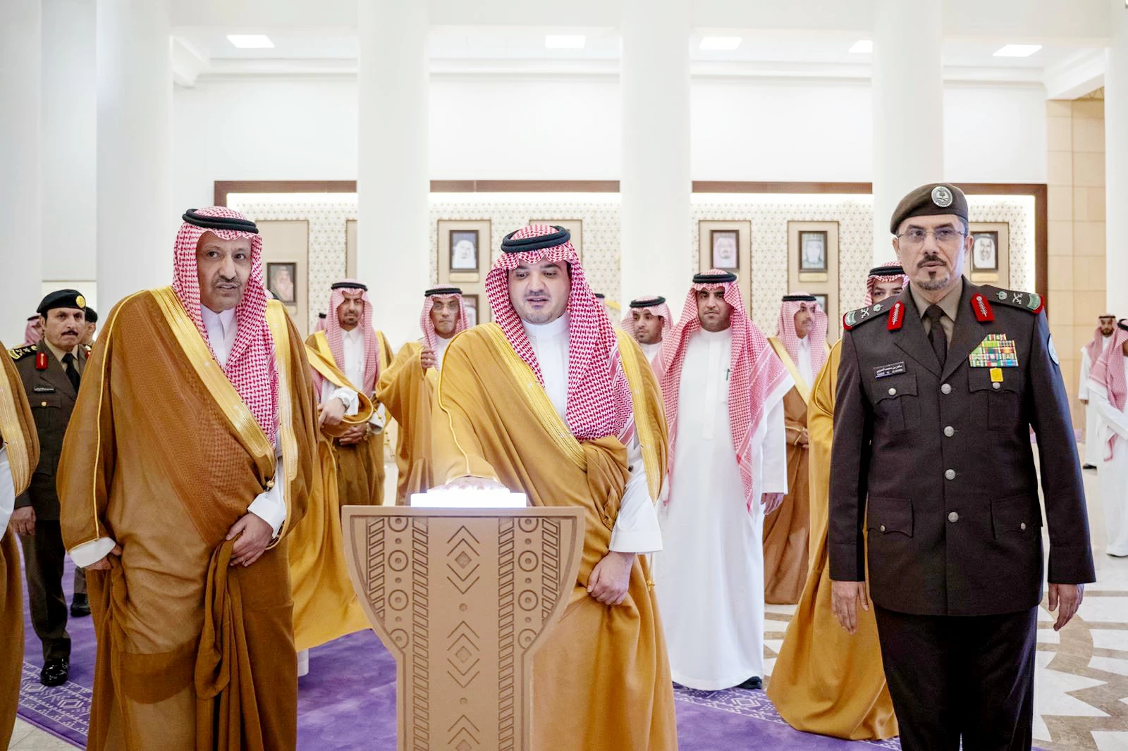وزير الداخلية يطلق حزمة مشاريع أمنية وتنموية في الباحة