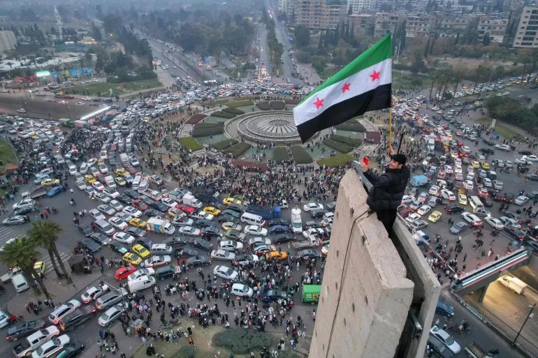 “السوري الحر” يحذر من تحويل جنوب سوريا إلى غزة ثانية ويطالب بإنهاء دعوات العنف وفتح الحدود