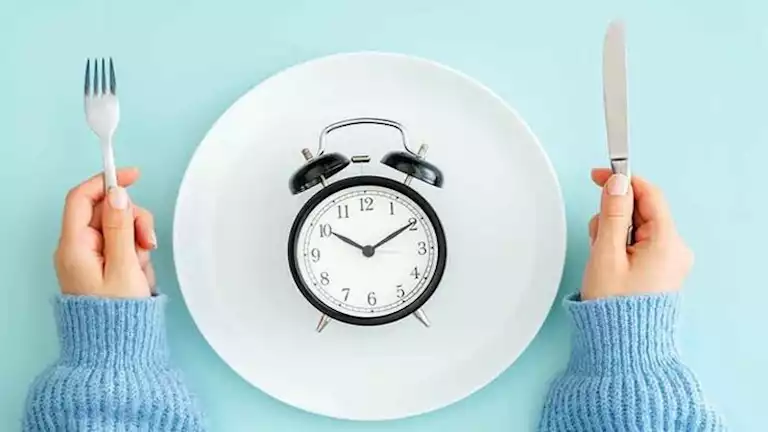 هل الصيام المتقطع مناسب للجميع؟ خبيرة تحذر من أضراره المحتملة