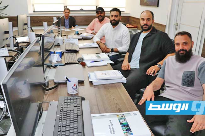 اختتام دورات تدريبية لـ45 موظفًا بمؤسسة النفط في طرابلس وبنغازي