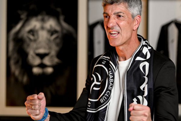 الشباب يعلن عن إنهاء عقد المدرب الإسباني ألغواسيل بالتراضي