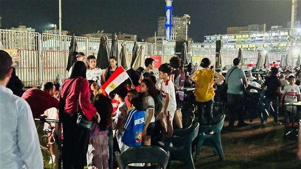 احتشاد العائلات بنادي الزمالك لمشاهدة مباراة مصر وبلجيكا في كاس العالم (فيديو وصور)