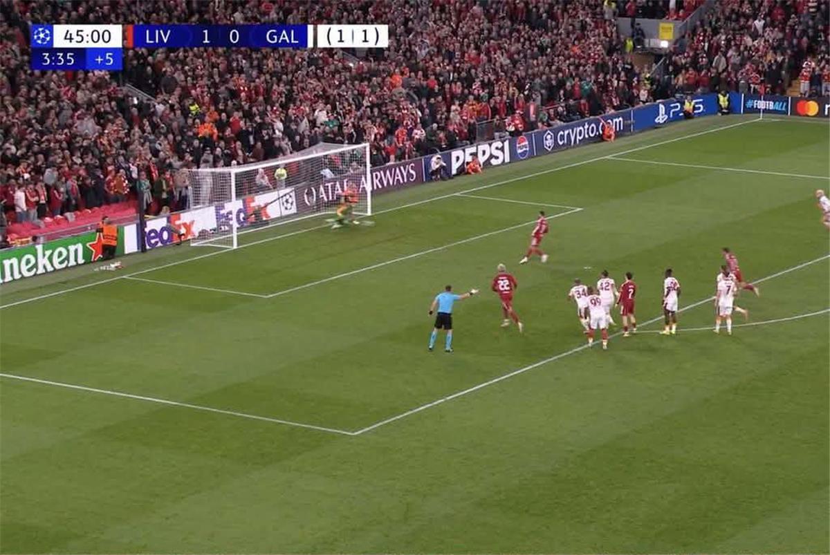 فيديو | "بانينكا فاشلة".. محمد صلاح يهدر ركلة جزاء لـ ليفربول أمام جالطة سراي