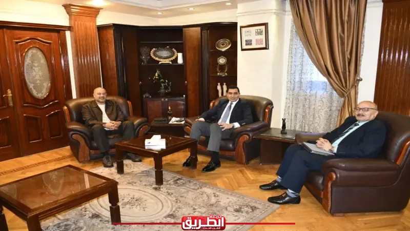 وزير الشباب والرياضة يلتقي رئيس نادي الشرقية بحضور رئيس رابطة الأندية المحترفة