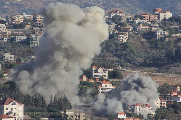 غارات إسرائيلية مكثفة على جنوب لبنان تسفر عن 7 جرحى وأضرار واسعة