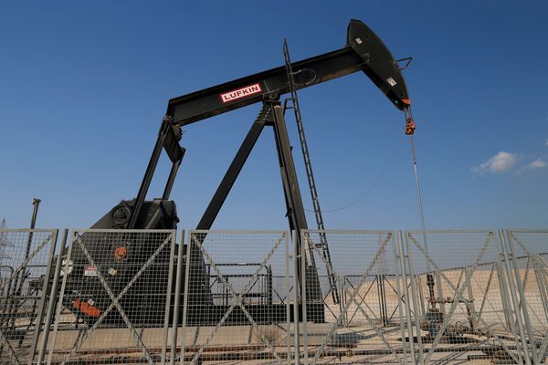 السعودية والعراق والإمارات والكويت خفضت إنتاجها اليومي من النفط