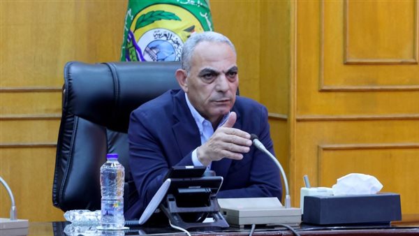 محافظ الإسماعيلية يتواصل مع وزير التعليم للتحقيق بتسريب امتحان العربي للشهادة الإعدادية