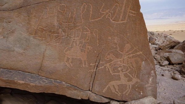 خبير آثار: كشف هضبة أم عراك بسيناء يؤكد التواصل الحضارى على أرض الفيروز