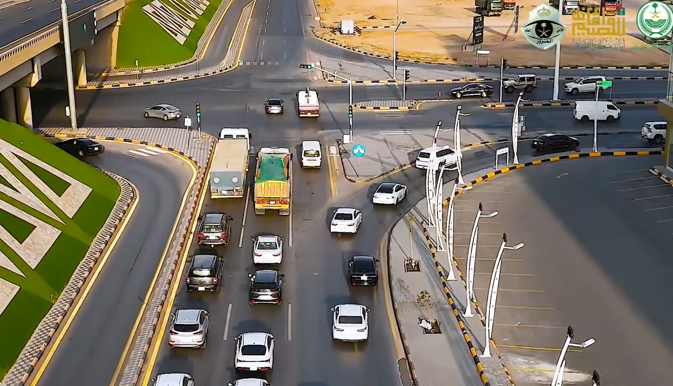 الذكاء الاصطناعي ينظّم الحركة المرورية في بريدة عبر الإشارات الذكية