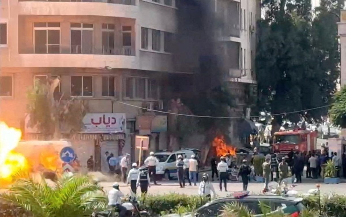 مصدر أمني: سماع دوي انفجارات في دمشق خلال زيارة ماكرون