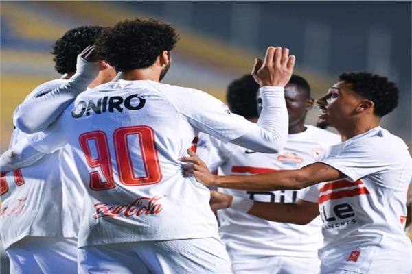 سفيرة مصر في الكونغو برازفيل تؤازر الزمالك في المران قبل لقاء أوتوهو