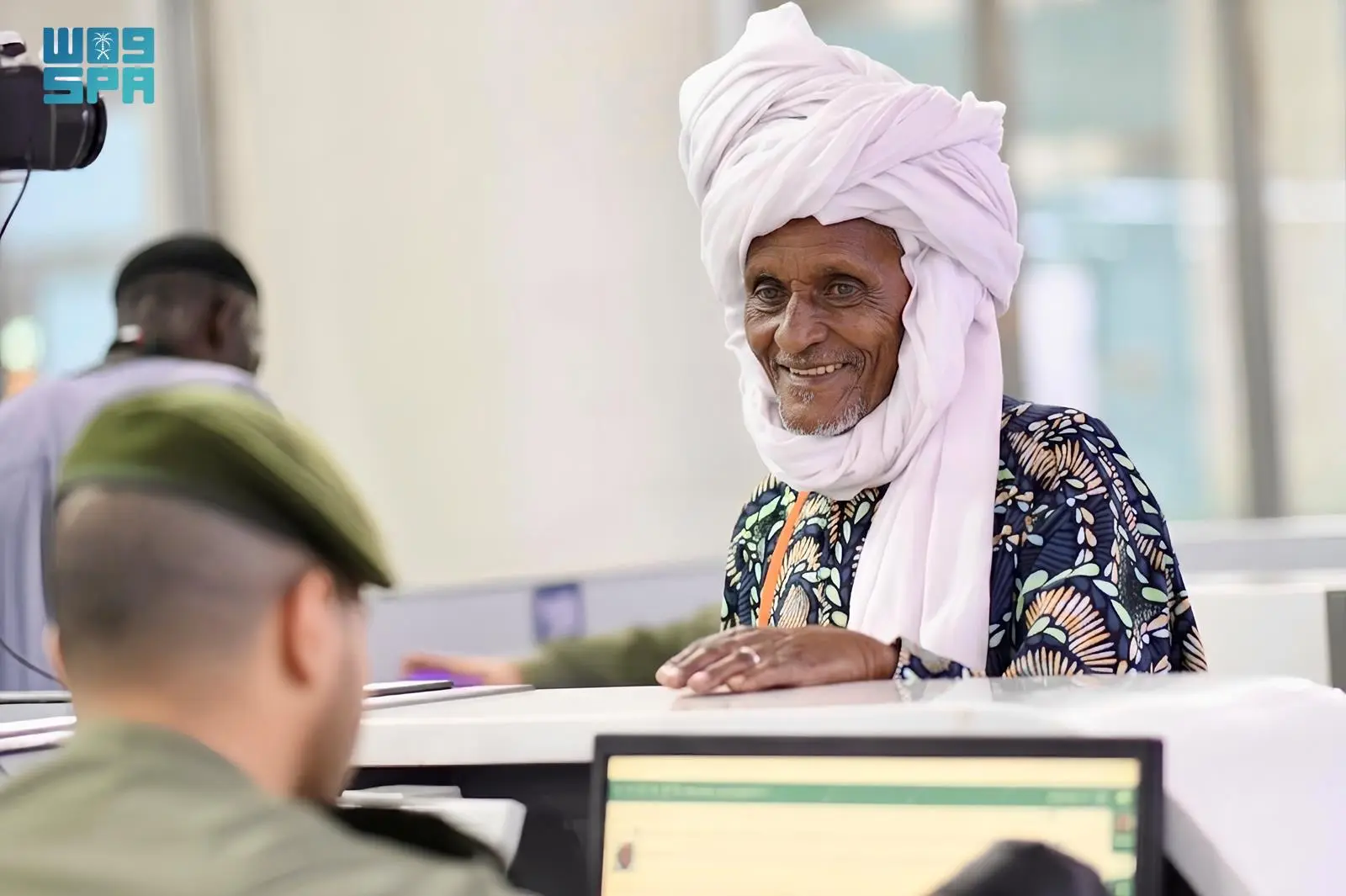جوازات مطار الأمير محمد بن عبدالعزيز تستقبل أولى ر...