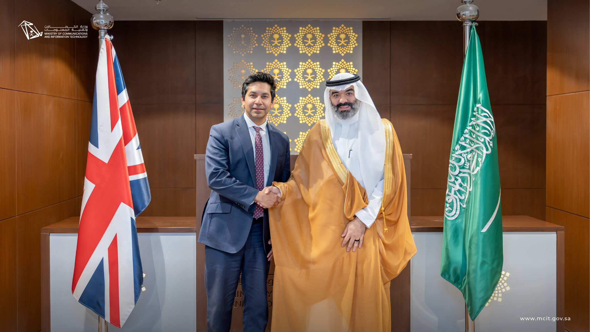 “السواحه” يناقش تعزيز الشراكة في الاقتصاد الرقمي والذكاء الاصطناعي مع بريطانيا