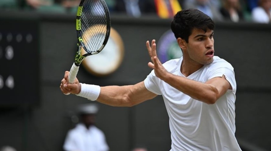 ألكاراز يحرز لقب بطولة قطر المفتوحة