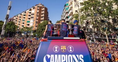 برشلونة يحتفل بالليجا في شوارع كتالونيا وسط حضور جماهيري ضخم