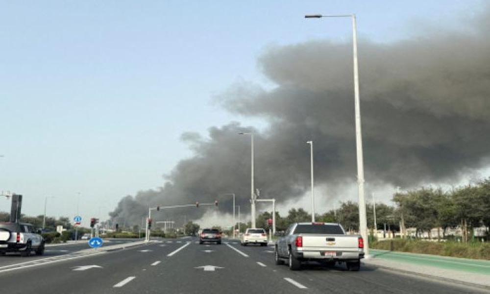 مصرع شخص جراء سقوط صاروخ على مركبة مدنية في أبوظبي
