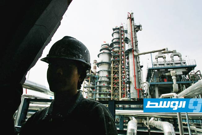 تجار النفط يستعدون لمخاطر توجيه ضربات عسكرية أميركية ضد إيران