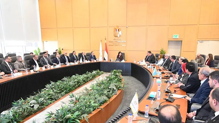 وزيرة الإسكان توجه برفع الجاهزية والخدمات بالمدن الجديدة استعدادًا لعي