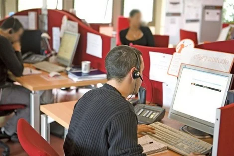 وسط تهديدات أوروبية.. الحكومة تواجه أزمة “مراكز النداء” بتدابير استباقية لإنقاذ 170 ألف منصب شغل