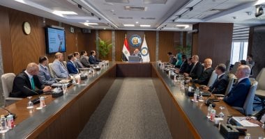 وزير البترول يتابع مع قيادات إيجاس سير العمل والتحديات الحالية