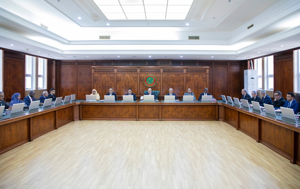 مجلس الوزراء يصادق على مراسيم وتعيينات جديدة