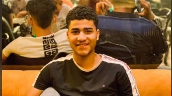 استدرجوه خارج منزله.. مصرع طالب بكلية الحقوق قبل ساعات من امتحانه إثر طعنة نافذة بالقلب في بورسعيد