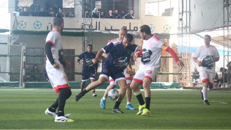 هاتريك واثارة وتأهل مبكر.. في بطولة قدامي اللاعبين بغزة