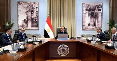 رئيس الوزراء يتابع الموقف المالي لهيئة الشراء الموحد وسداد مستحقات الشركات