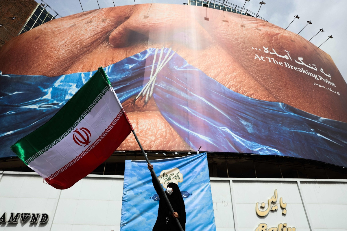 إيران تتعهد بوقف تمويل الجماعات المسلحة
