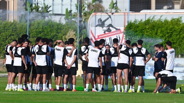 البنك الأهلي يتحدى سموحة في الدوري المصري