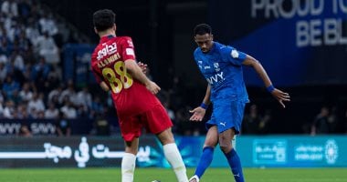 الهلال ضد ضمك.. الزعيم يتقدم بهدف سافيتش في الشوط الأول بالدوري السعودي