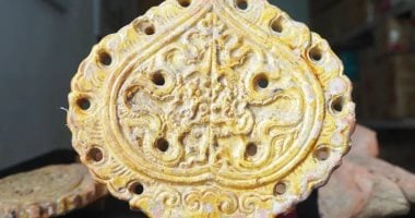اكتشاف قطع أثرية مطلية بالمينا الذهبية فى قلعة أسرة هو فى فيتنام