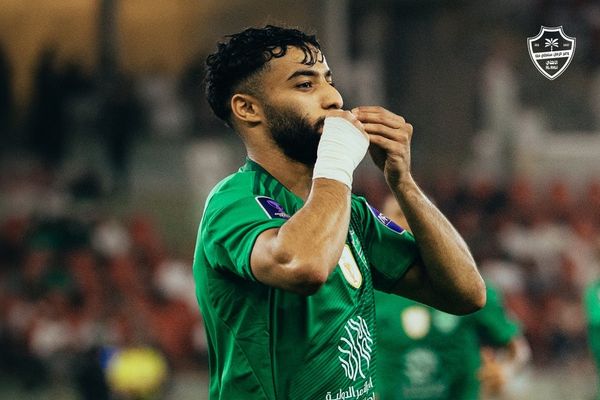 الأهلي يفتقد صالح أبو الشامات بسبب الزائدة الدودية