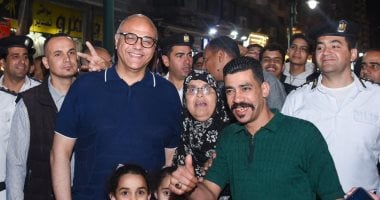 محافظ الإسكندرية يتابع الخدمات بحي المنتزه ثان ويستمع للمواطنين