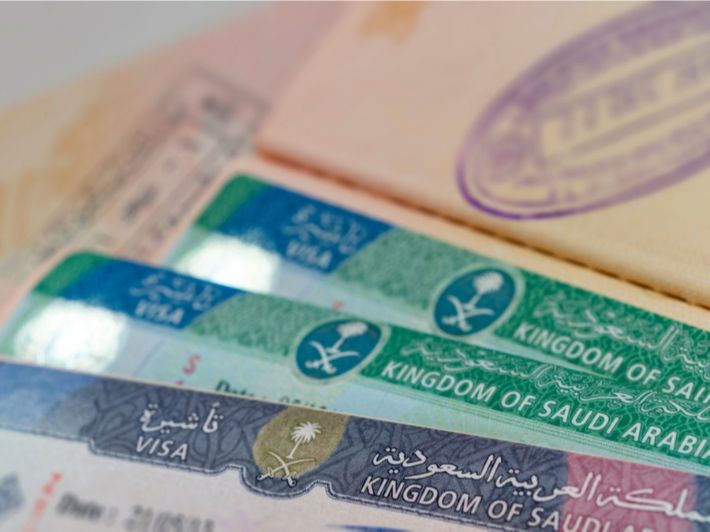 خطوات تمديد تأشيرة الخروج والعودة إلكترونياً عبر منصة أبشر أعمال