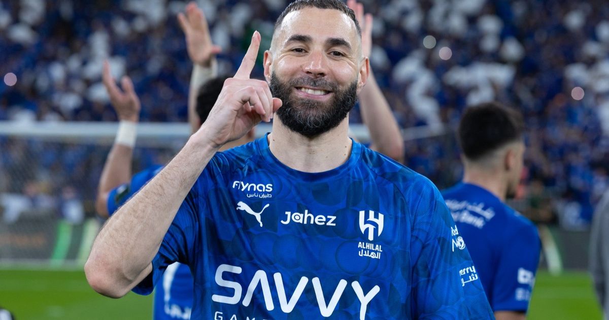 بنزيما يُقود الهلال في ديربي الرياض أمام النصر الحاسم