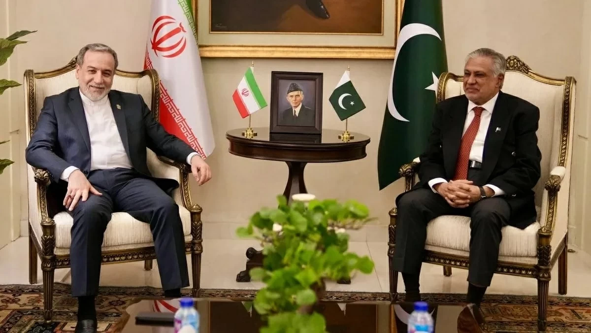 غموض يلف مصير المفاوضات.. هل يعود وزير الخارجية الإيراني إلى إسلام آباد غداً ؟